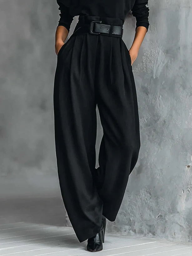 Lisa | Black 2-piece set with belt
